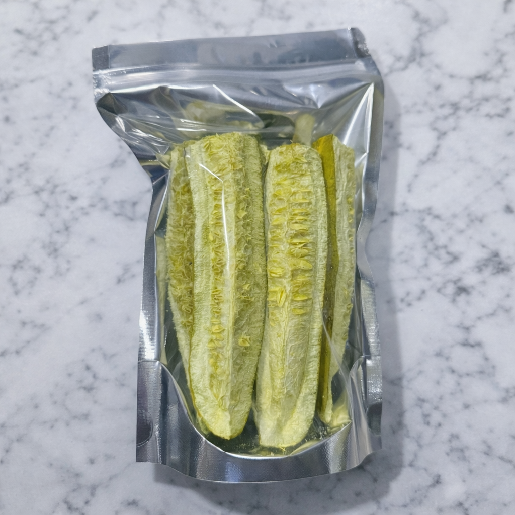 Freeze-dried pickle spears